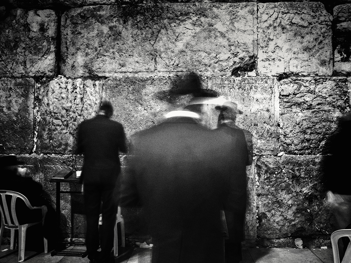 Koentjoro_Hengki_Jews Praying at the Wailing Wall in Jerusalem