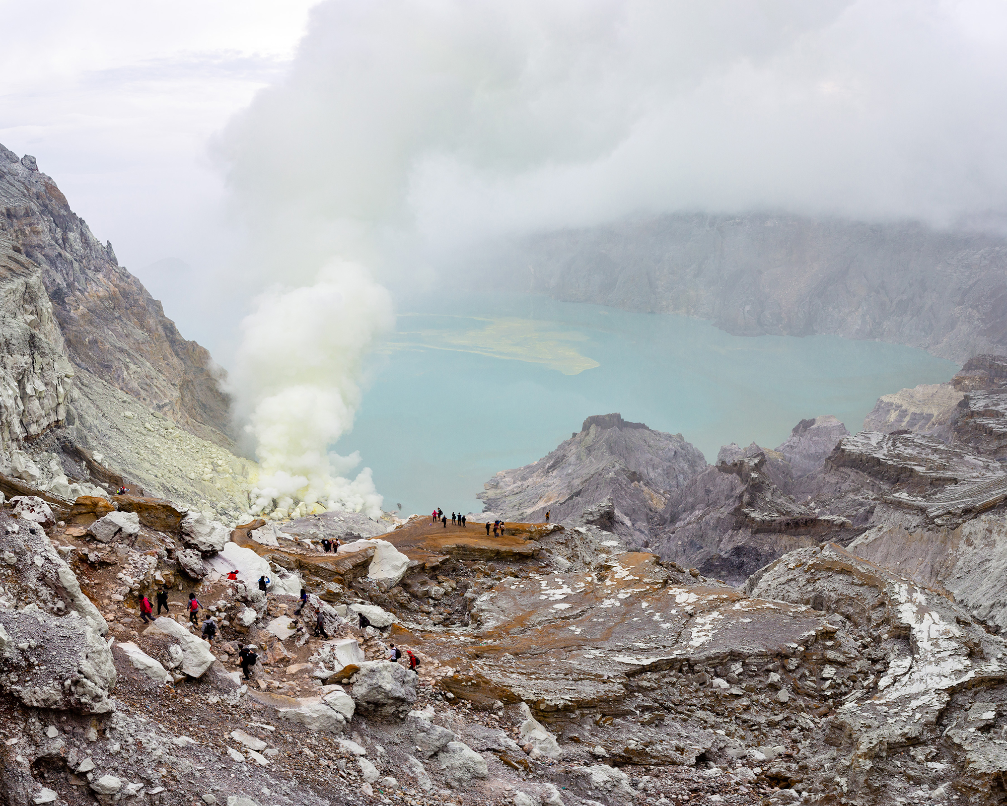Hodges_Travis_Tourists visit Ijen Volcano