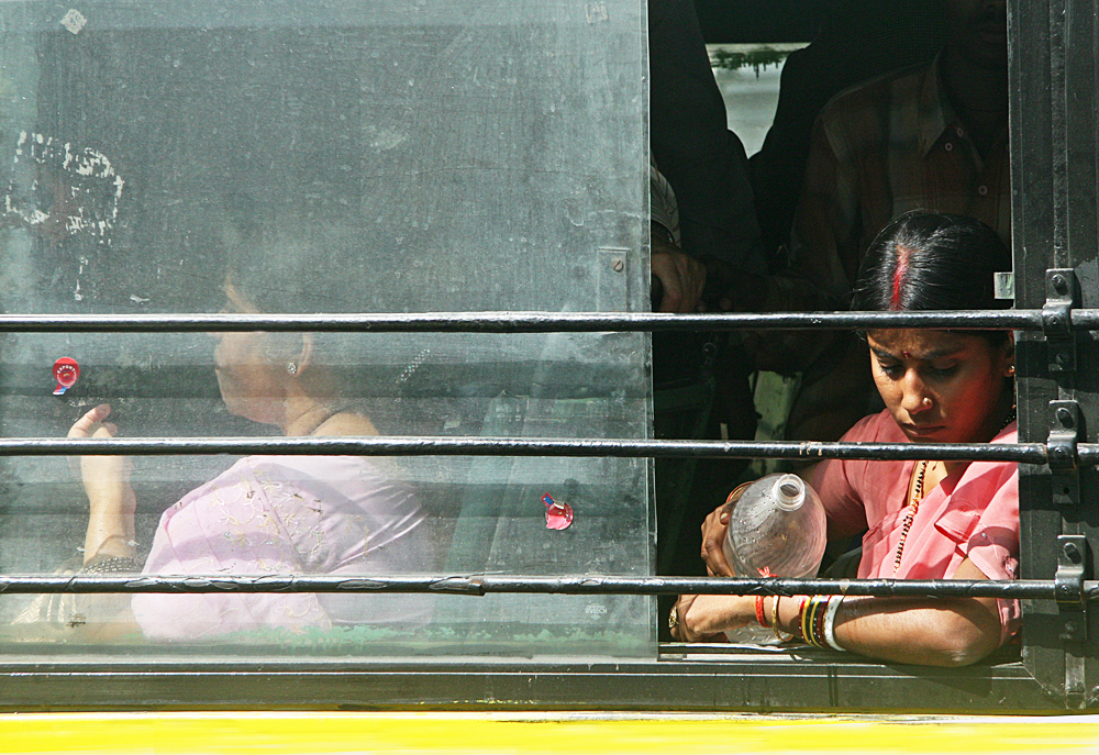 COOLING DOWN ON A BUS IN DELHI By Barbara Fleming