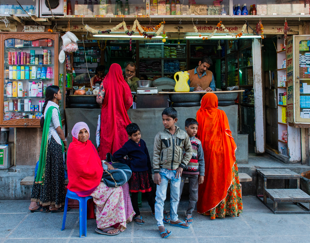 A Family Out Shopping In Jodhpur, Rajasthan DAVID POLLARD ARPS
