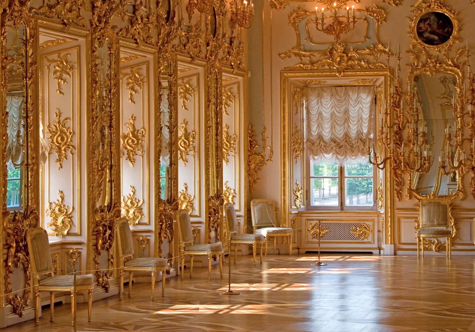 Peterhof Gold Room