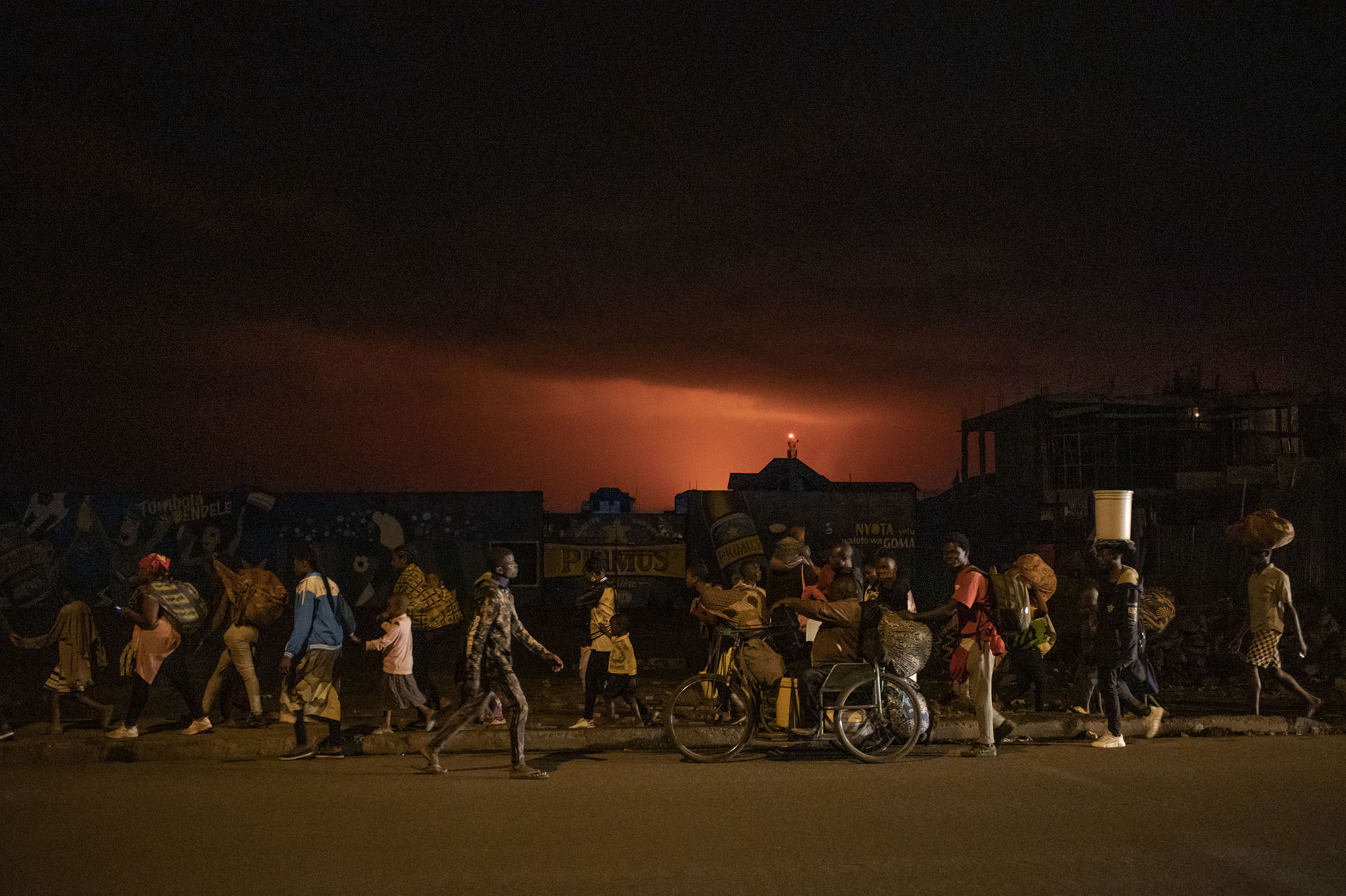 Goma, North Kivu Province, May 22, 2021. People Flee From The Erupting Nyiragongo Volcano In Goma © Finbarr O'reilly For Fondation Carmignac