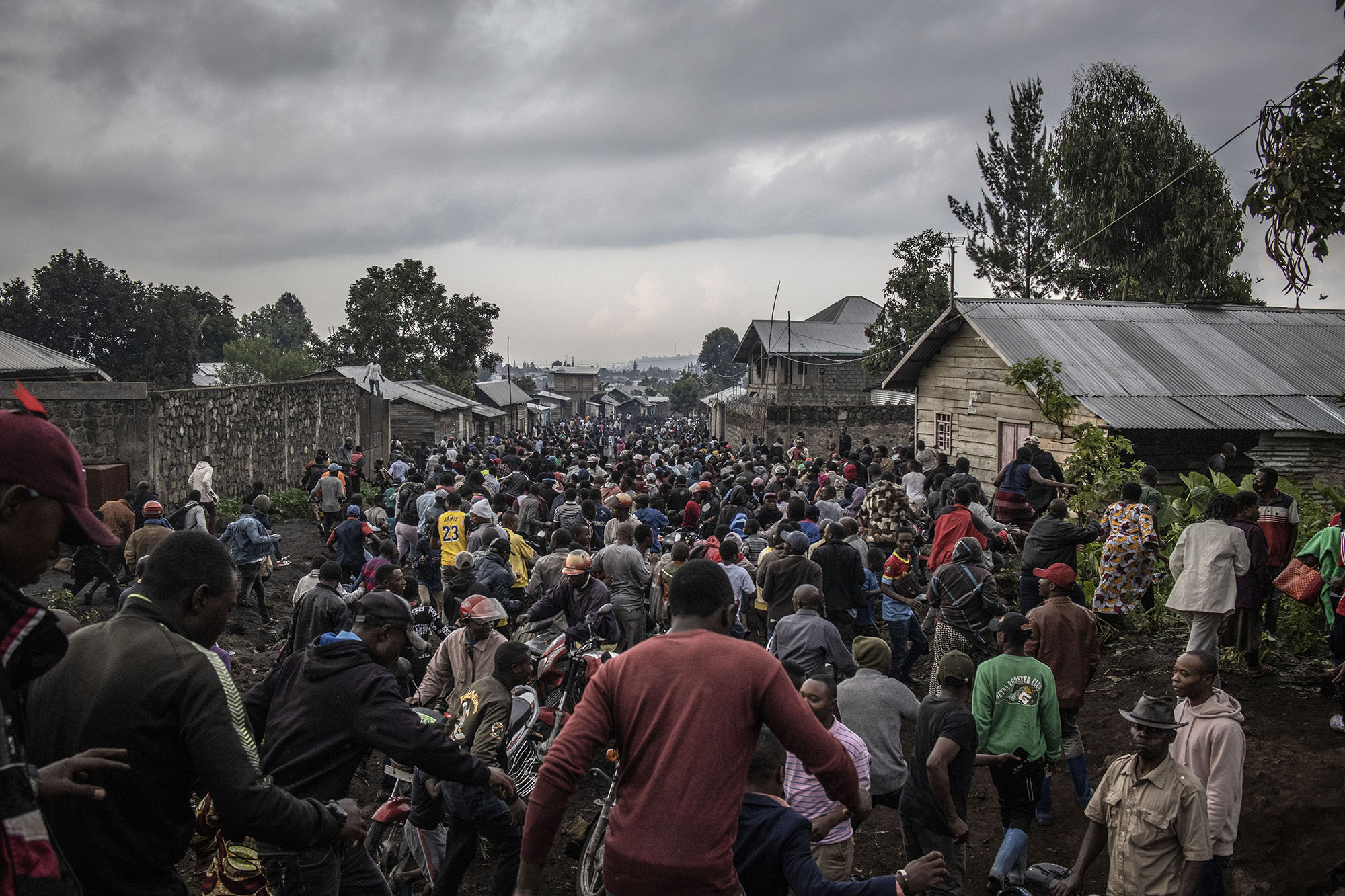 Goma, North Kivu Province, May 22, 2021. People Run In A Moment Of Panic During A Minor Earthquake The Morning After Mount Nyiragongo Erupted For The First Time In Nearly Two Decades © Finbarr O'reilly For Fondation Carmignac