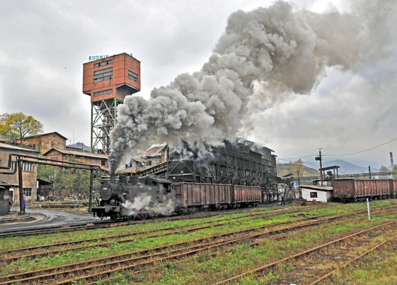 62 633 Departs From The Wooden Loading Facility At Zenica, Bosnia.